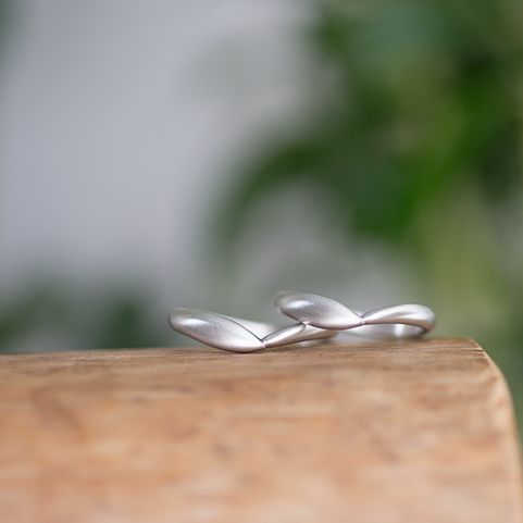 プラチナ950の結婚指輪 正面から見たプラチナ950の結婚指輪